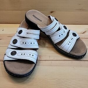 Clarks Sandals Leisa Grace Womens Size 7 White Leather Strap Flip-Flops Shoes